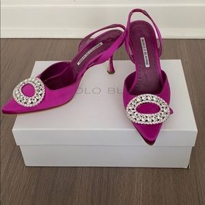 Manolo Blahnik Fibosblac Fuscia Satin Slingback